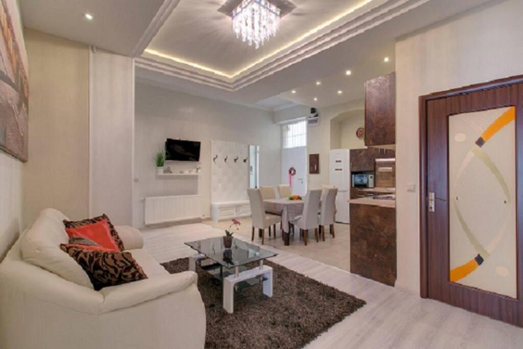 Super Central Apartment Budapest Eksteriør billede