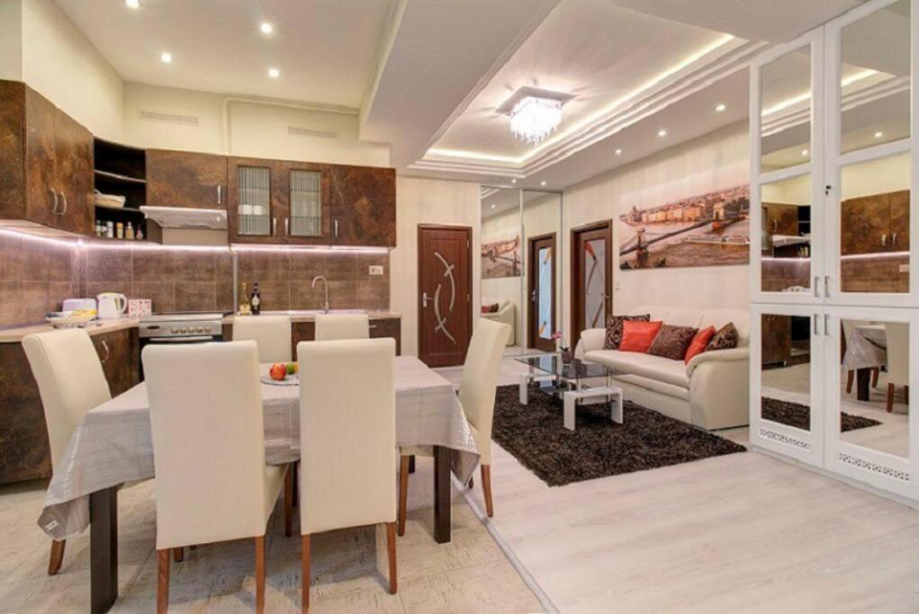 Super Central Apartment Budapest Eksteriør billede